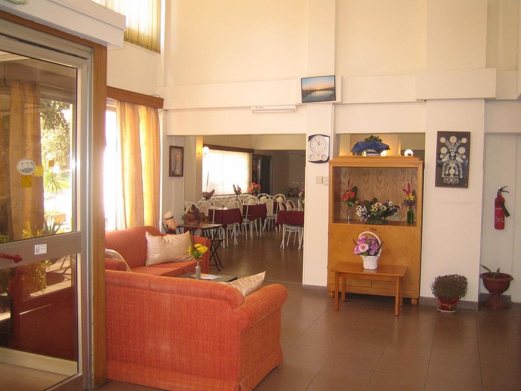 Onisillos Hotel Larnaca Eksteriør billede