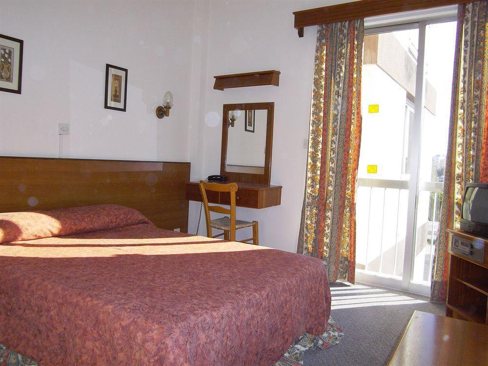 Onisillos Hotel Larnaca Eksteriør billede