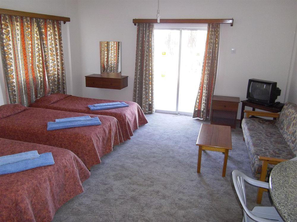 Onisillos Hotel Larnaca Eksteriør billede