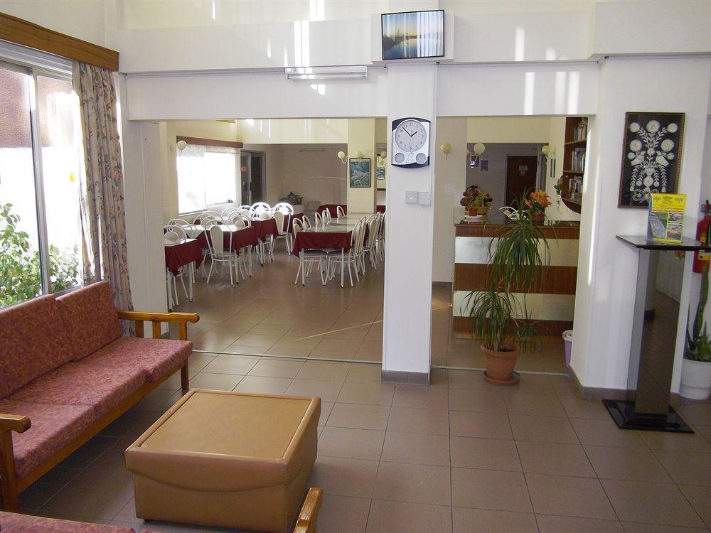 Onisillos Hotel Larnaca Eksteriør billede